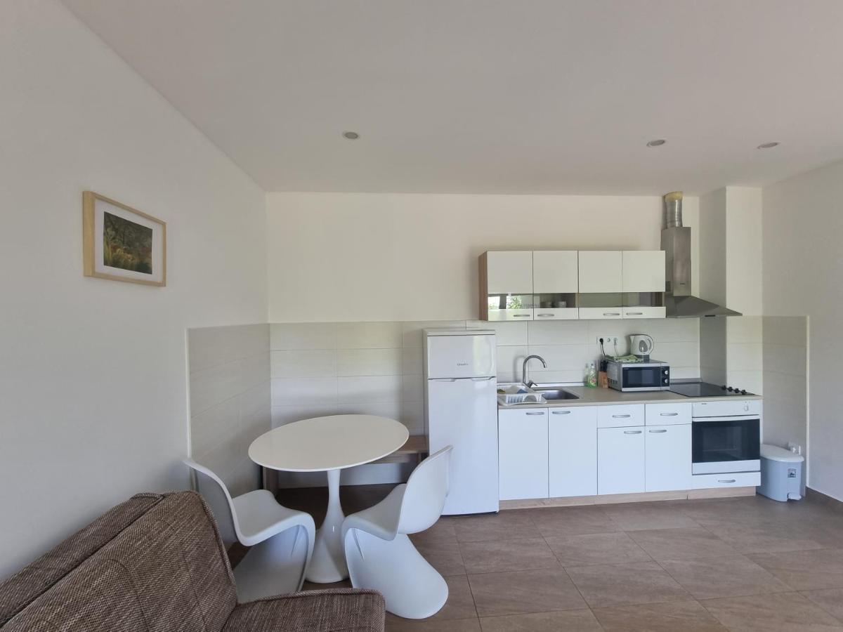 Apartmani Jozic Селине Екстер'єр фото