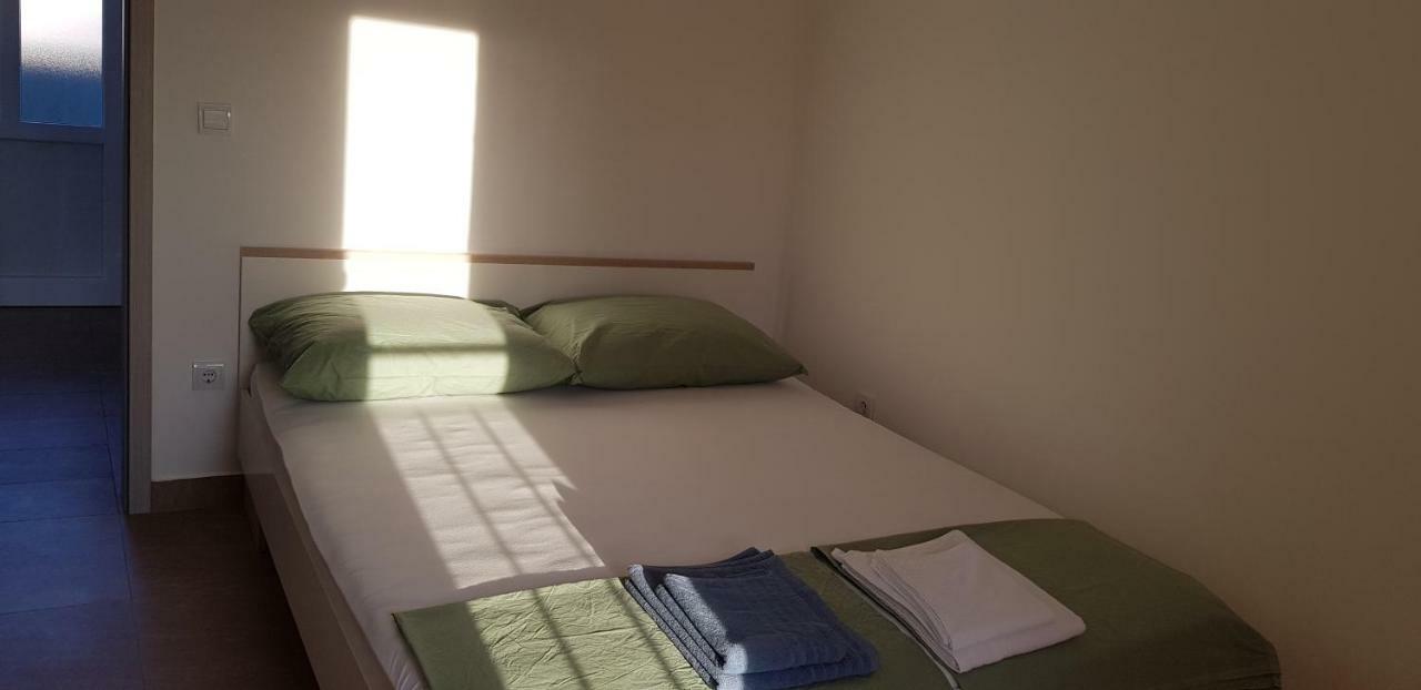 Apartmani Jozic Селине Екстер'єр фото